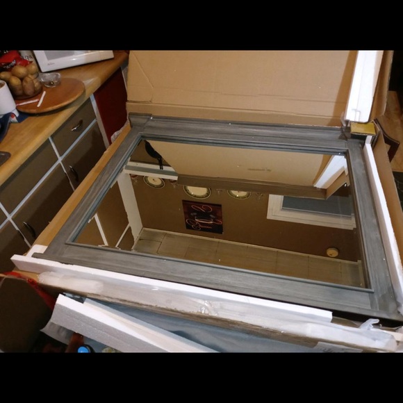 Brand new in the box sit on top dresser mirror - Picture 3 of 3